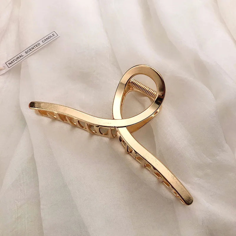 GoCute Metallic Cross Hair Claw – Korean-Inspired Elegant Hair Accessory