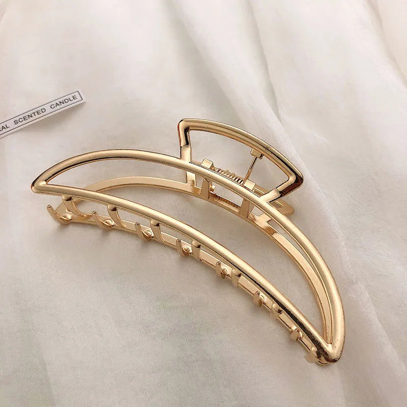 GoCute Metallic Cross Hair Claw – Korean-Inspired Elegant Hair Accessory