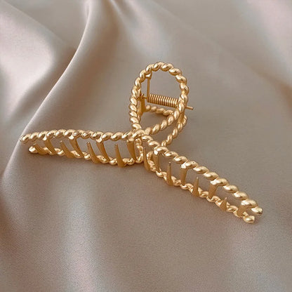 GoCute Metallic Cross Hair Claw – Korean-Inspired Elegant Hair Accessory