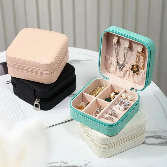 LuxeMini Travel Jewelry Case – Portable Leather Organizer for Rings, Earrings & Necklaces