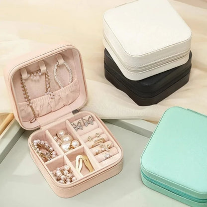 LuxeMini Travel Jewelry Case – Portable Leather Organizer for Rings, Earrings & Necklaces