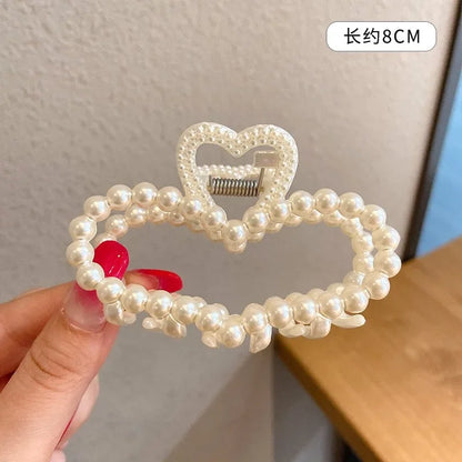 GoCute Geometric Hair Claw – Stylish & Feminine Hair Accessory